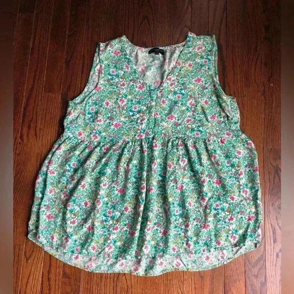 Cynthia Rowley Tops - Cynthia Rowley Women’s 1X Bright Green Ruffled Floral V-Neck Sleeveless Blouse